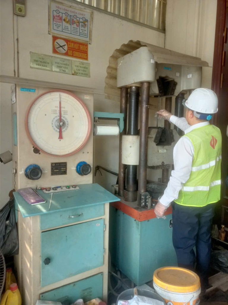 Thí nghiệm kéo thép